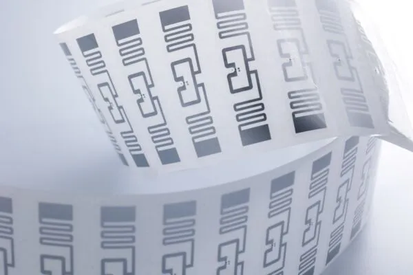 অ্যাক্সেস কন্ট্রোল: RFID বনাম বায়োমেট্রিক্স